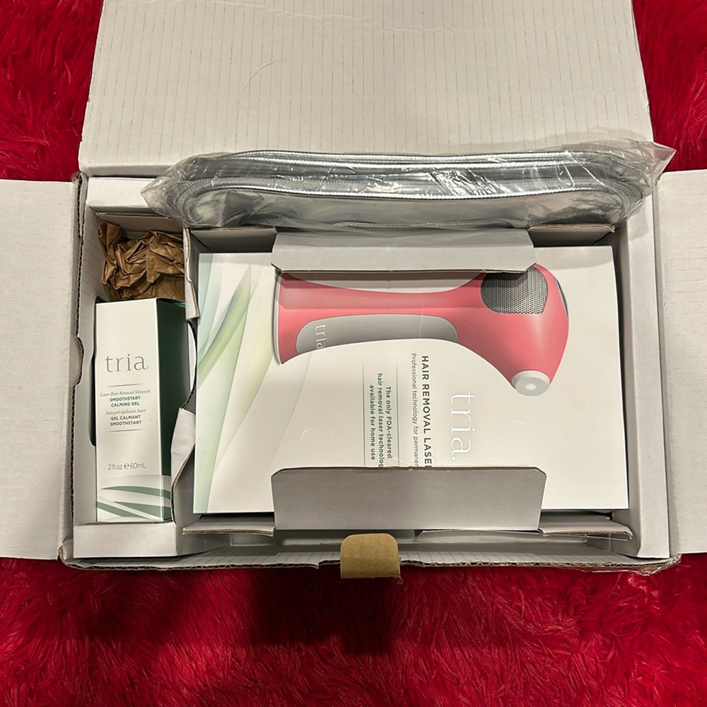 Tria Hair Removal Laser 4X (BNIB) Pink and White